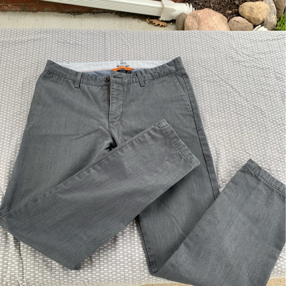 Dockers Grey Modern Khaki Pants W33 x L32